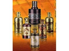 電鍍、噴涂與浮雕 現代酒瓶裝飾工藝的多元創新